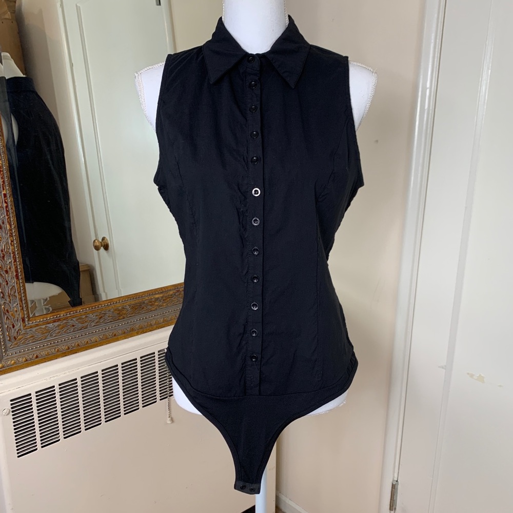 MIDNIGHT sleeveless button down bodysuit in black